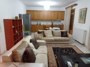 NIKITA'S HOUSE -4 bedrooms 5' from racetrack